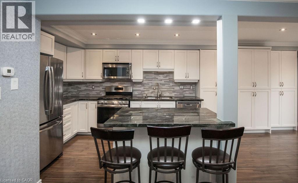 85 Chamomile Drive, Hamilton, ON - Indoor Photo Showing Kitchen
