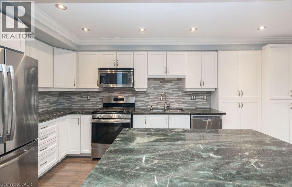 85 Chamomile Drive, Hamilton, ON - Indoor Photo Showing Kitchen With Double Sink With Upgraded Kitchen