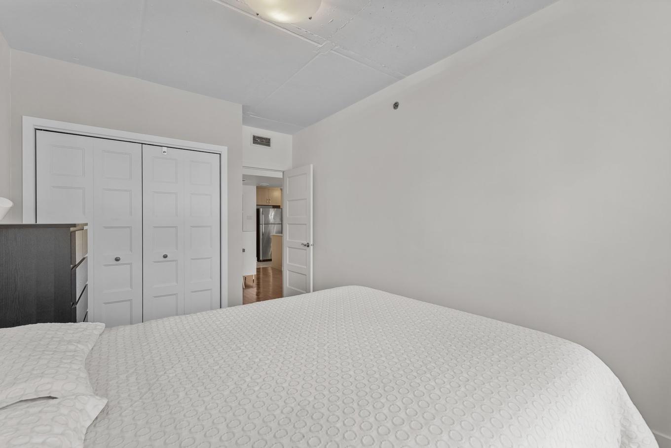 Primary bedroom - 203-2229 Rue Ste-Catherine E., Montréal (Ville-Marie), QC - Indoor Photo Showing Bedroom