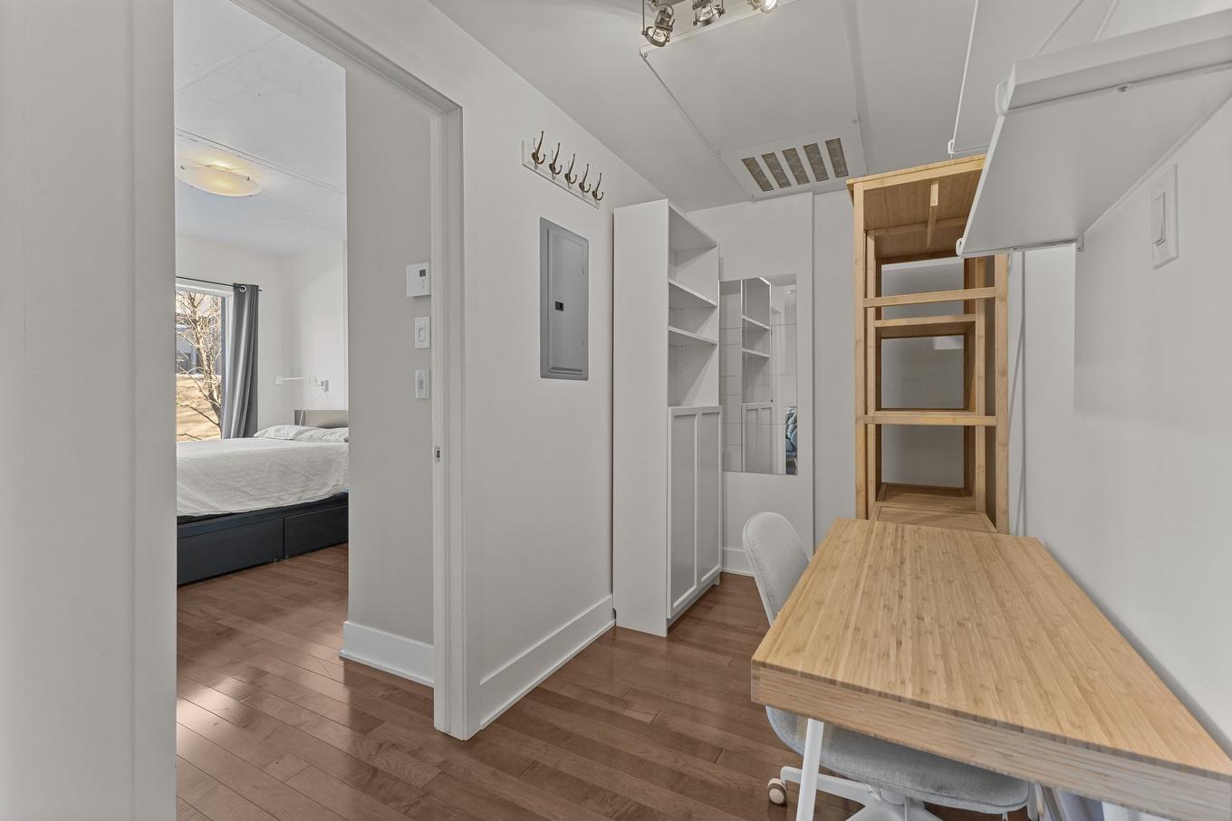 Office - 203-2229 Rue Ste-Catherine E., Montréal (Ville-Marie), QC - Indoor Photo Showing Other Room