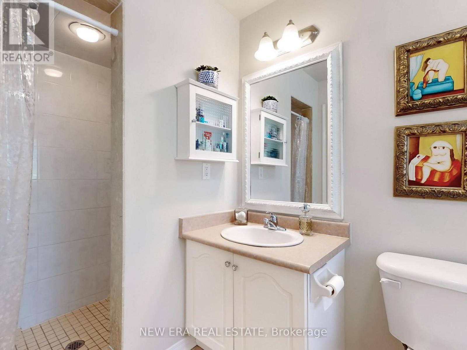 16 - 7360 Zinnia Place, Mississauga, ON - Indoor Photo Showing Bathroom