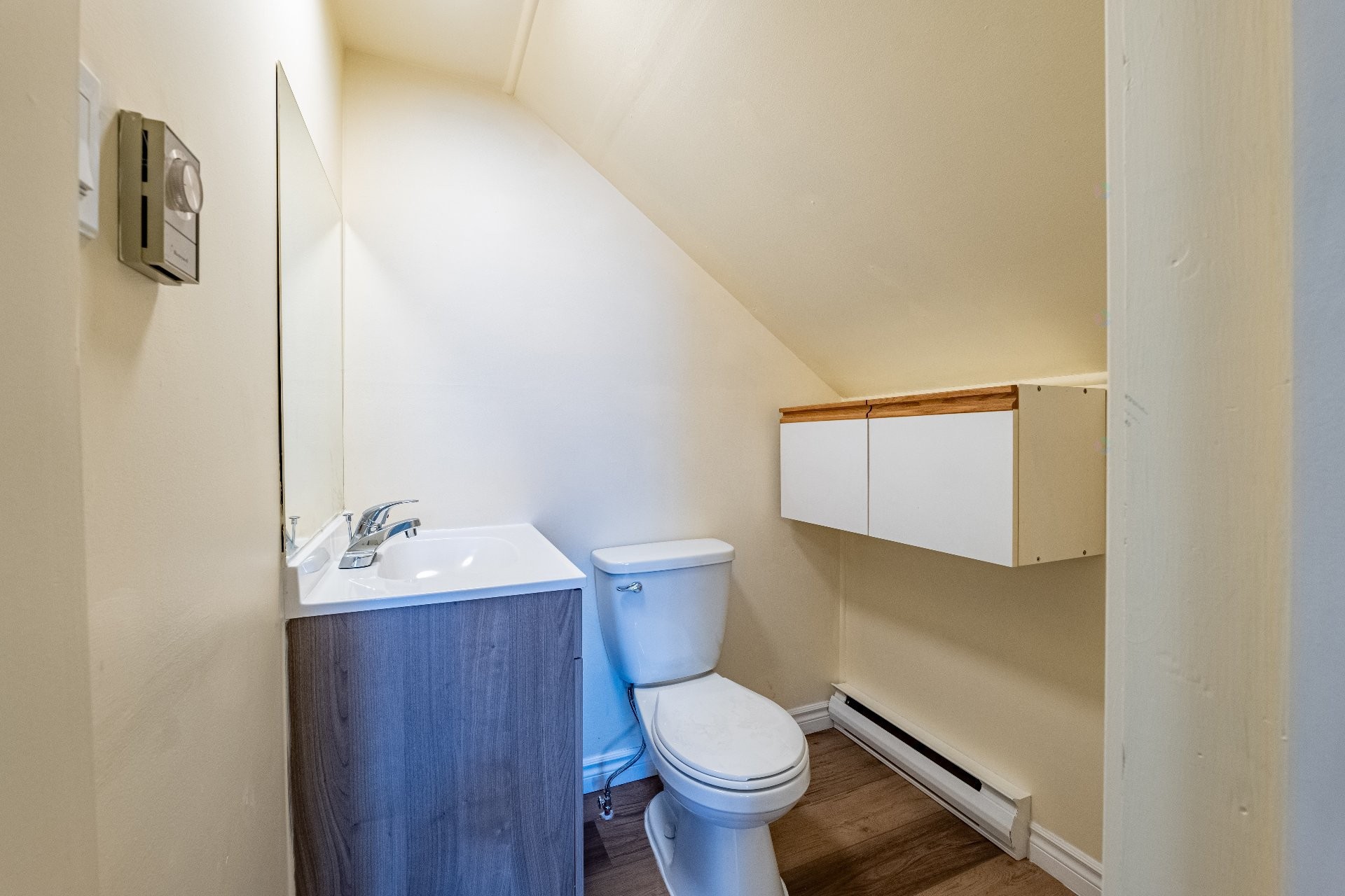 Powder room - 361 Rue Brodeur, Longueuil (Le Vieux-Longueuil), QC - Indoor Photo Showing Bathroom