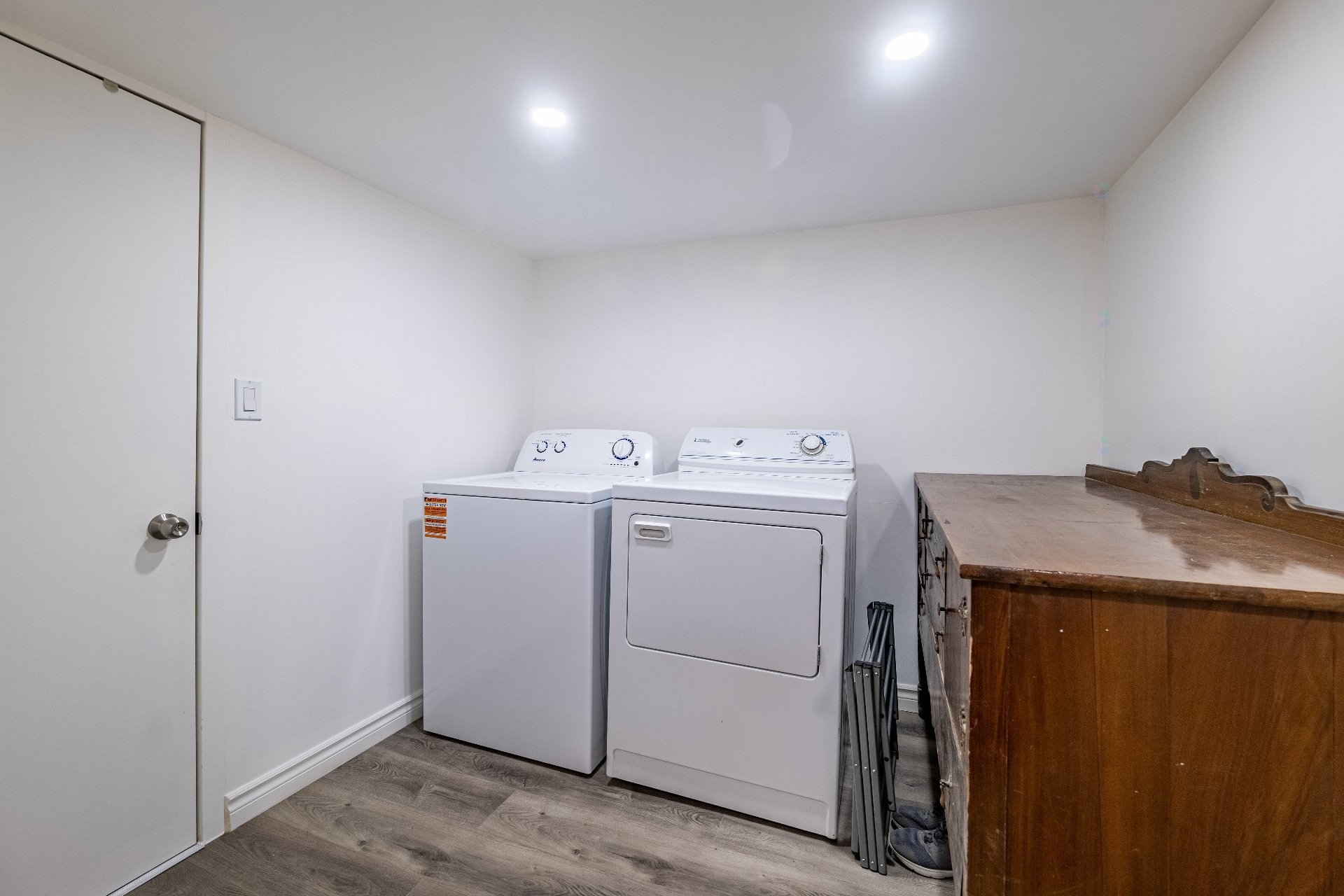 Laundry - 361 Rue Brodeur, Longueuil (Le Vieux-Longueuil), QC - Indoor Photo Showing Laundry Room