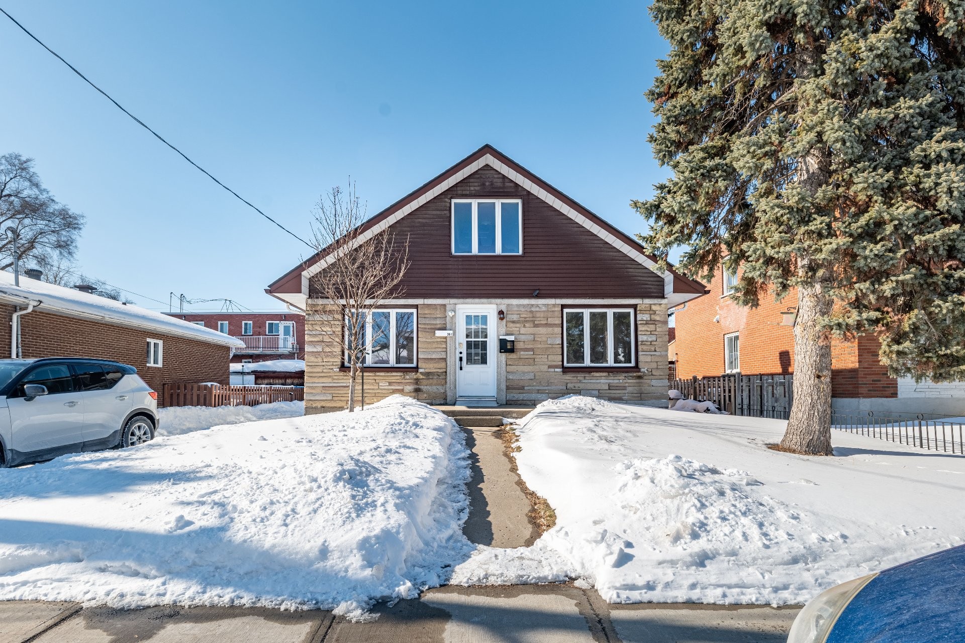 Front of Structure - 361 Rue Brodeur, Longueuil (Le Vieux-Longueuil), QC - Outdoor