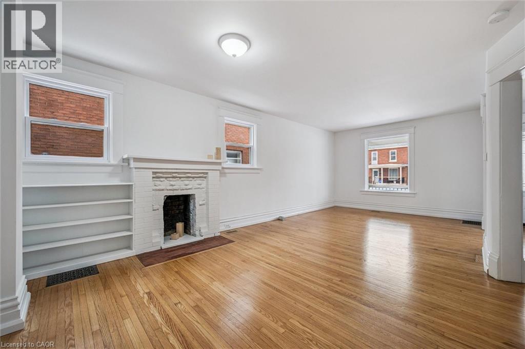 48 Rich Avenue, Cambridge, ON - Indoor Photo Showing Living Room With Fireplace