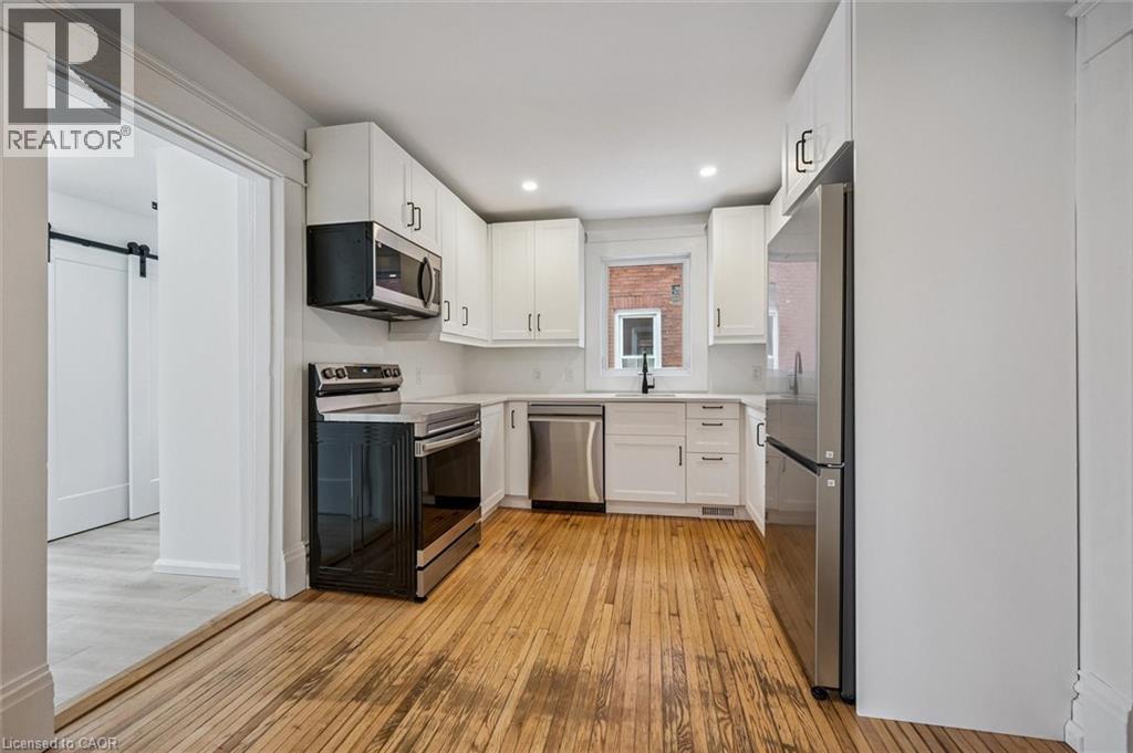 48 Rich Avenue, Cambridge, ON - Indoor Photo Showing Kitchen With Stainless Steel Kitchen