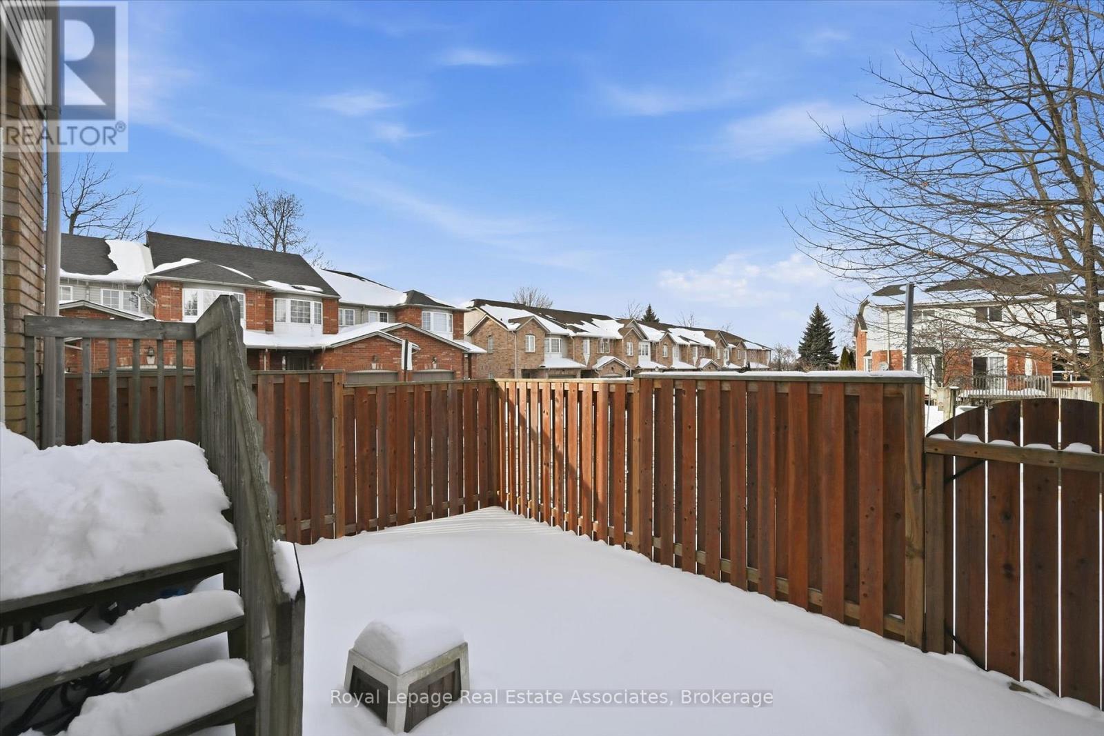 35 - 346 Highland Road W, Hamilton, ON - Outdoor