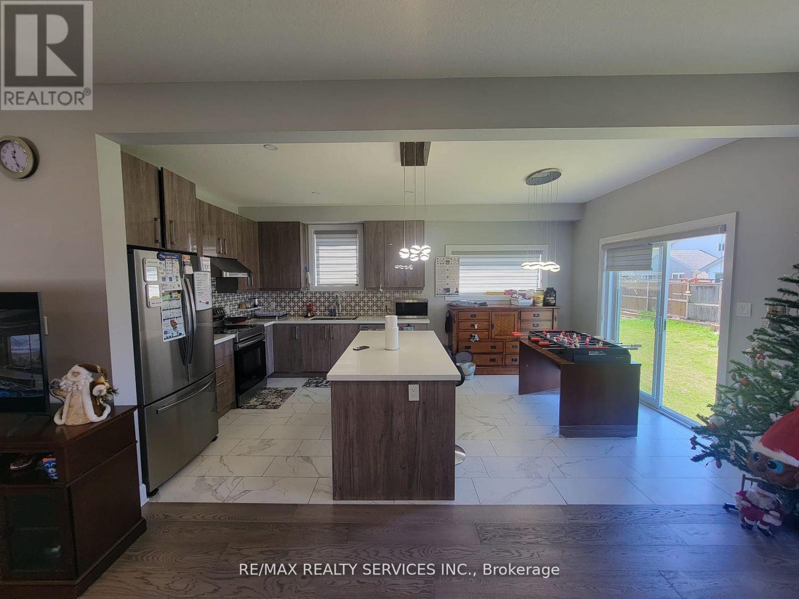 1573 Dylan Street, London East, ON - Indoor Photo Showing Kitchen