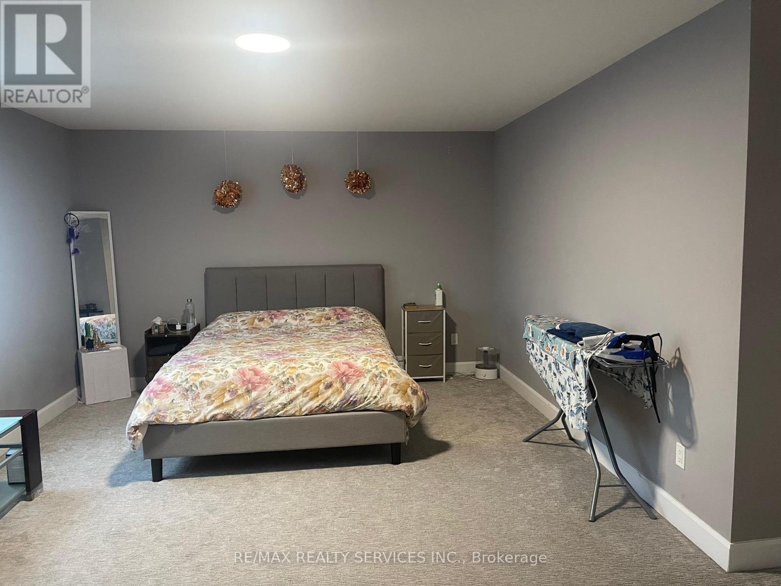 1573 Dylan Street, London East, ON - Indoor Photo Showing Bedroom