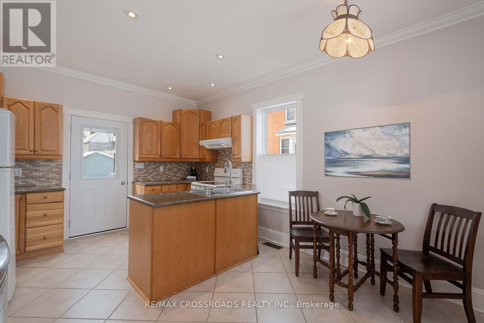 26 Victoria Street, Tweed, ON - Indoor