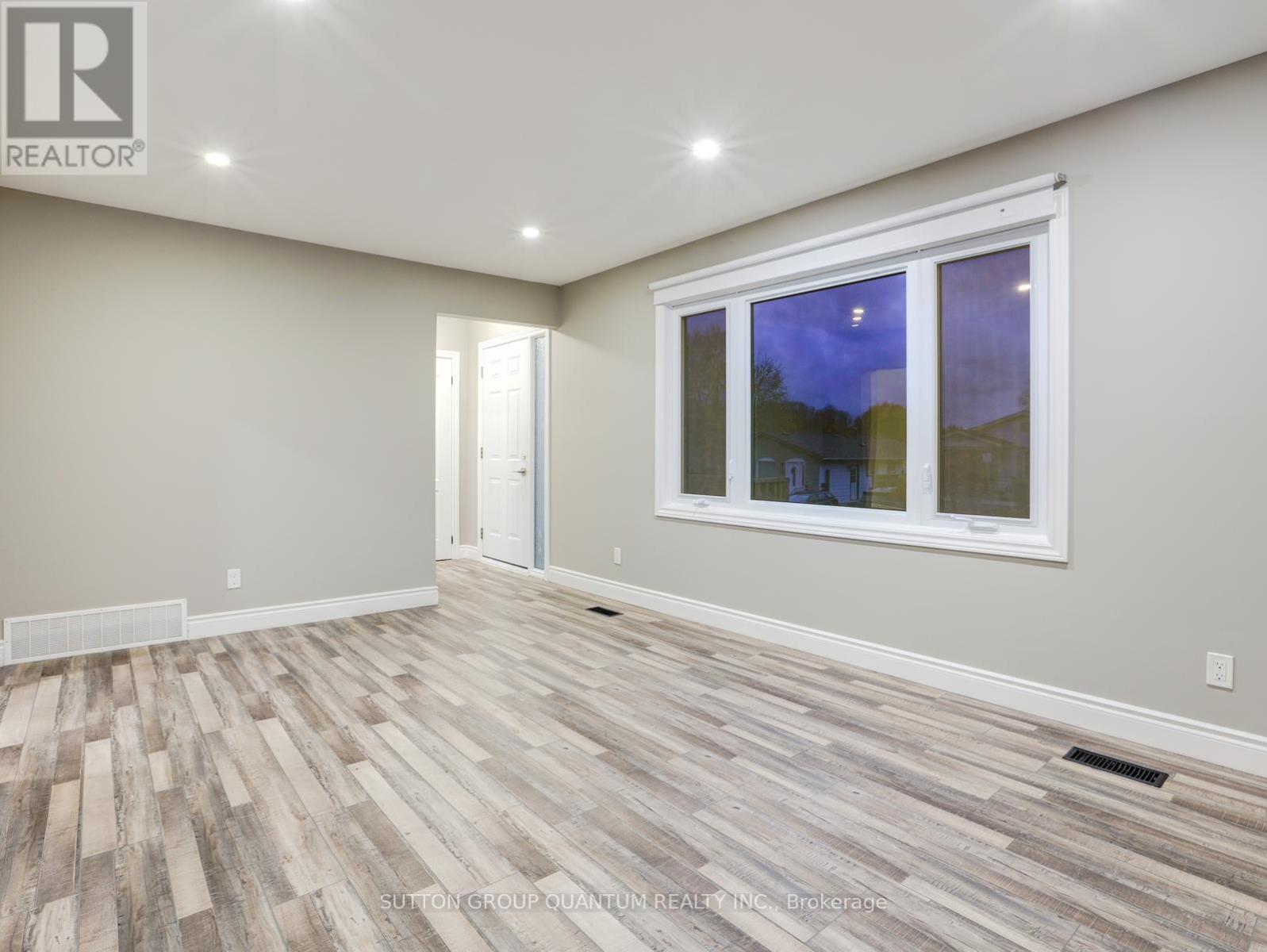 #Upper - 55 Silver Aspen Crescent, Kitchener, ON - Indoor Photo Showing Other Room