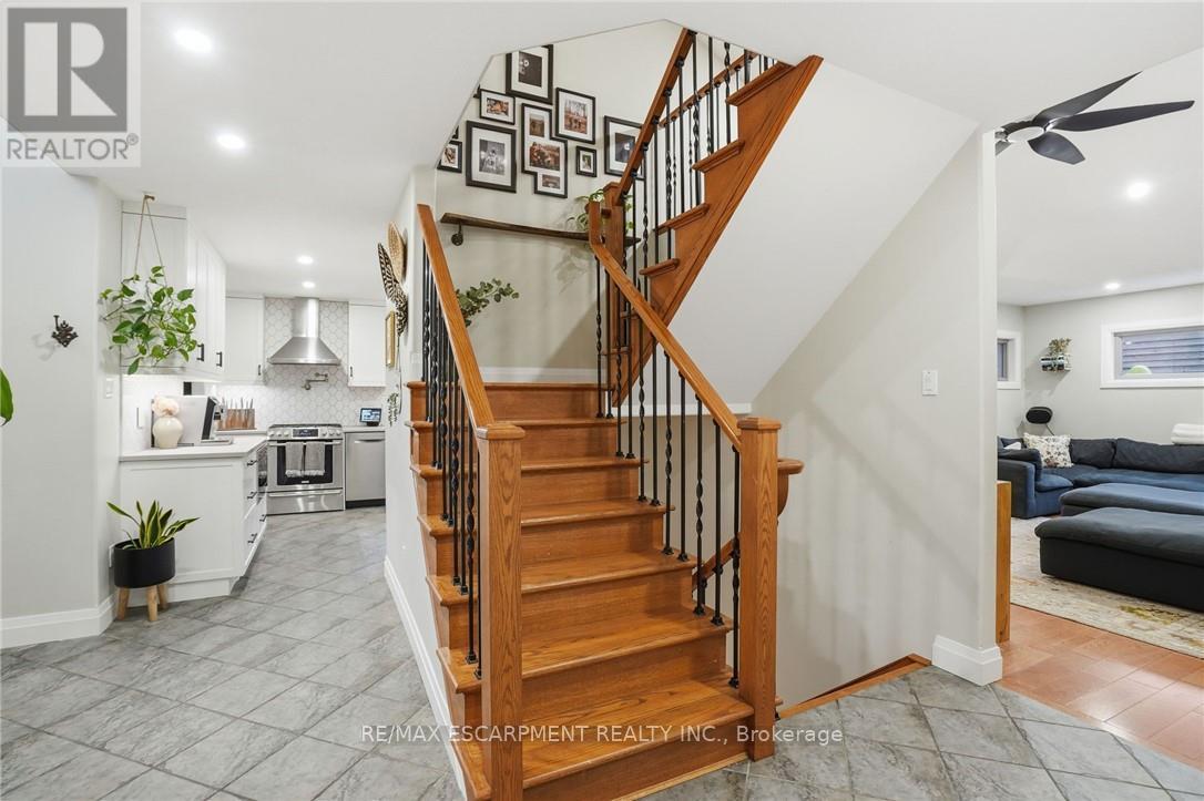 17 Krieghoff Drive, Hamilton, ON - Indoor Photo Showing Other Room