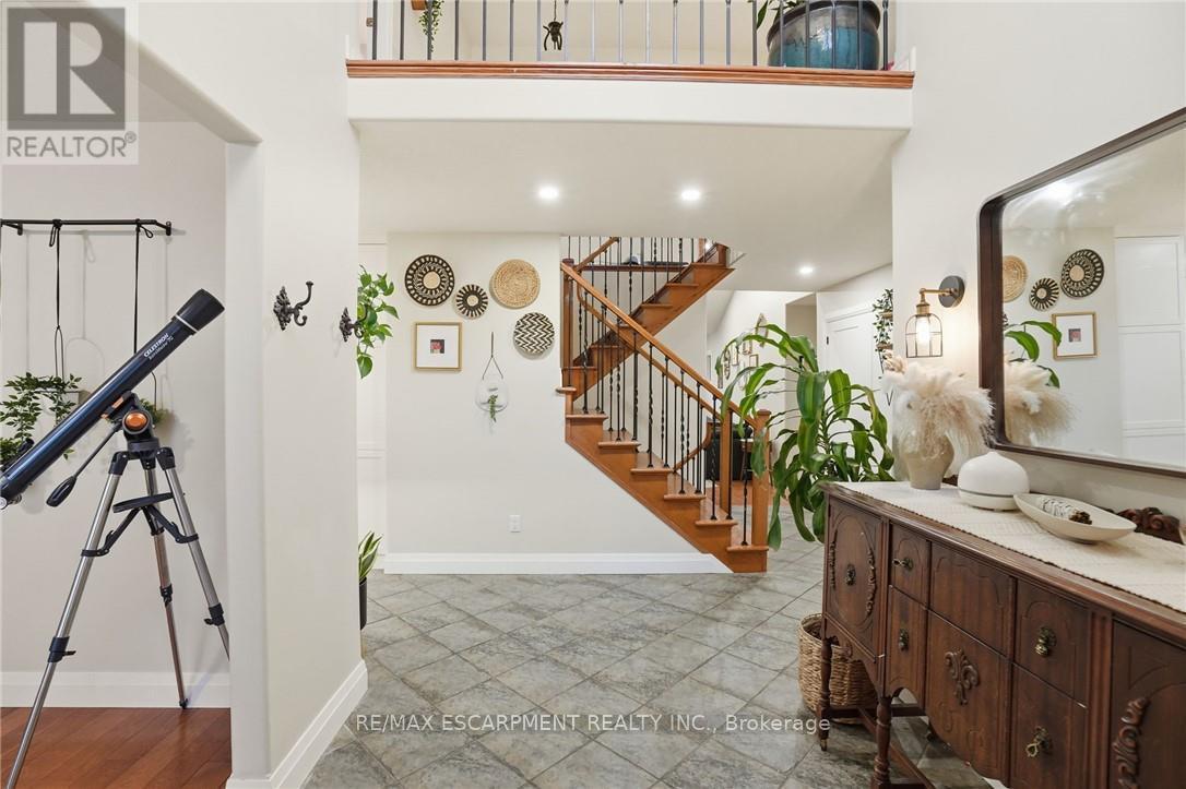 17 Krieghoff Drive, Hamilton, ON - Indoor Photo Showing Other Room