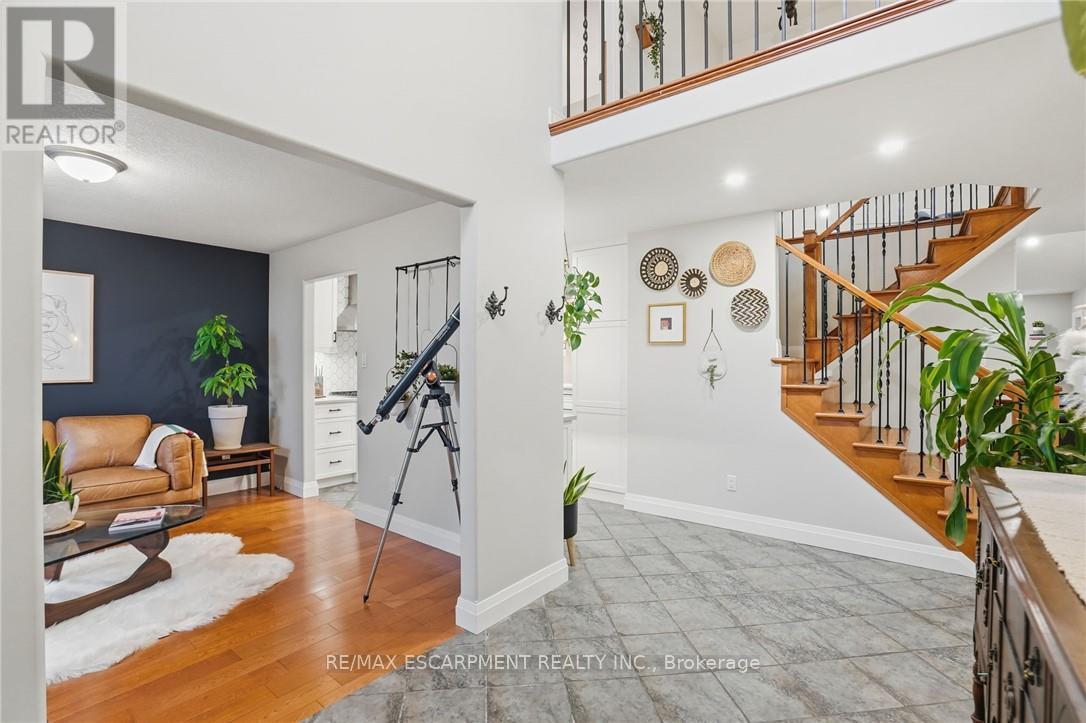 17 Krieghoff Drive, Hamilton, ON - Indoor Photo Showing Other Room