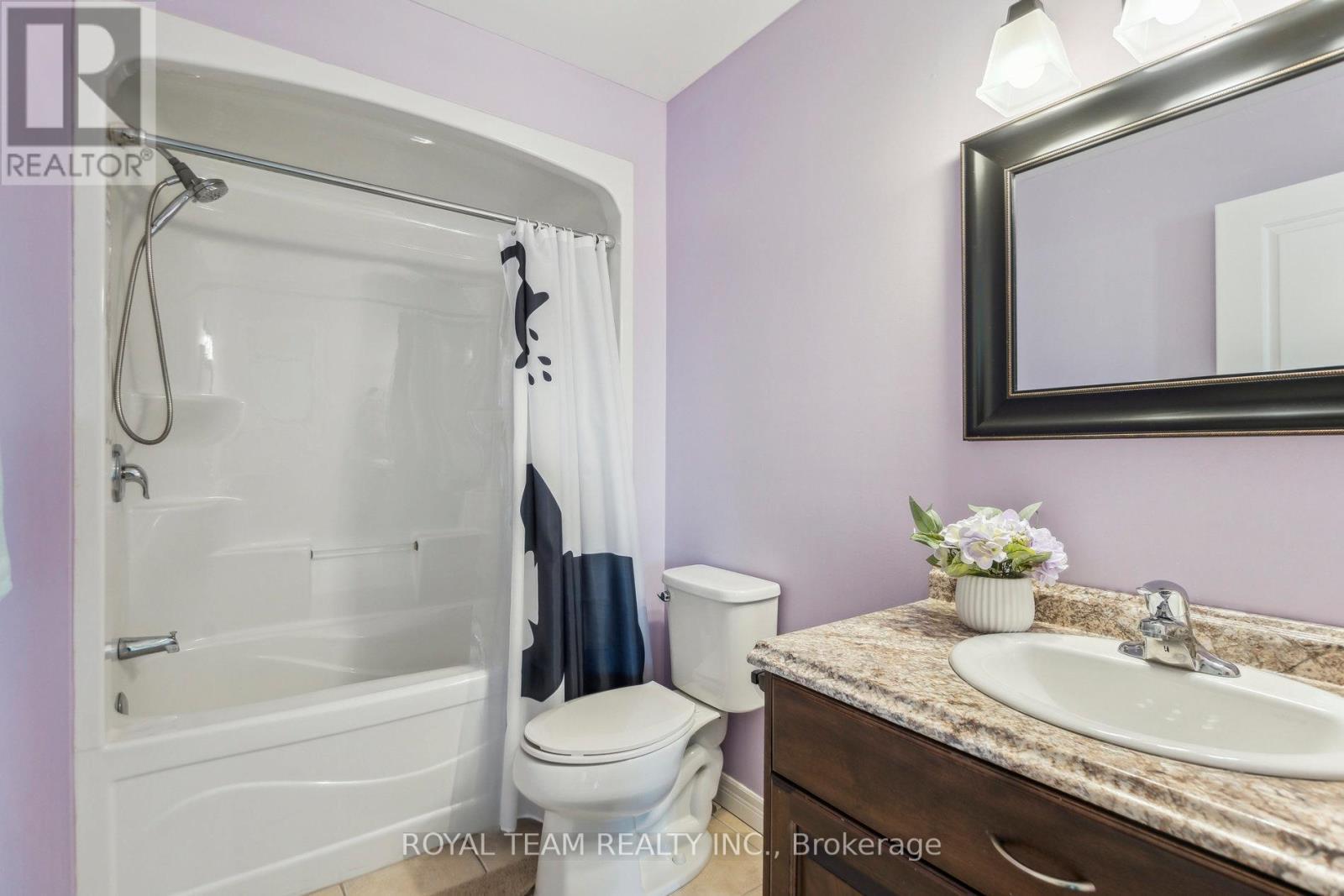 2 Lafayette Street E, Haldimand, ON - Indoor Photo Showing Bathroom