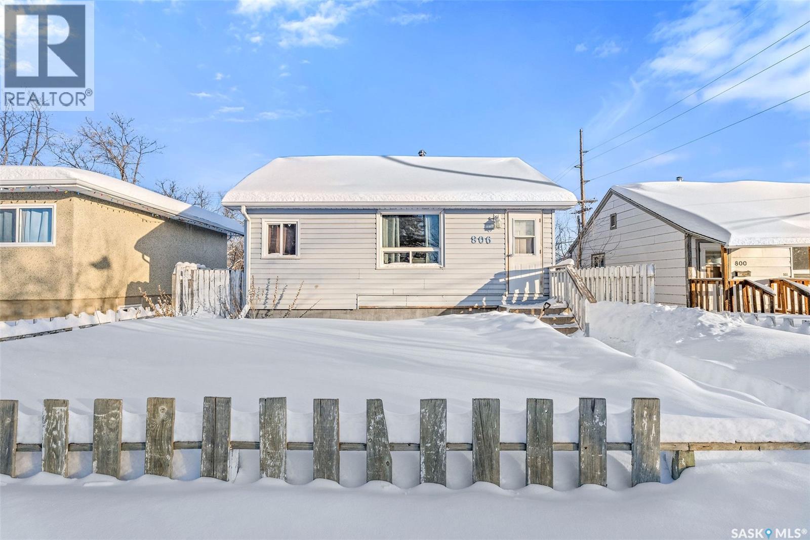 806 12Th Street W, Prince Albert, SK - Outdoor