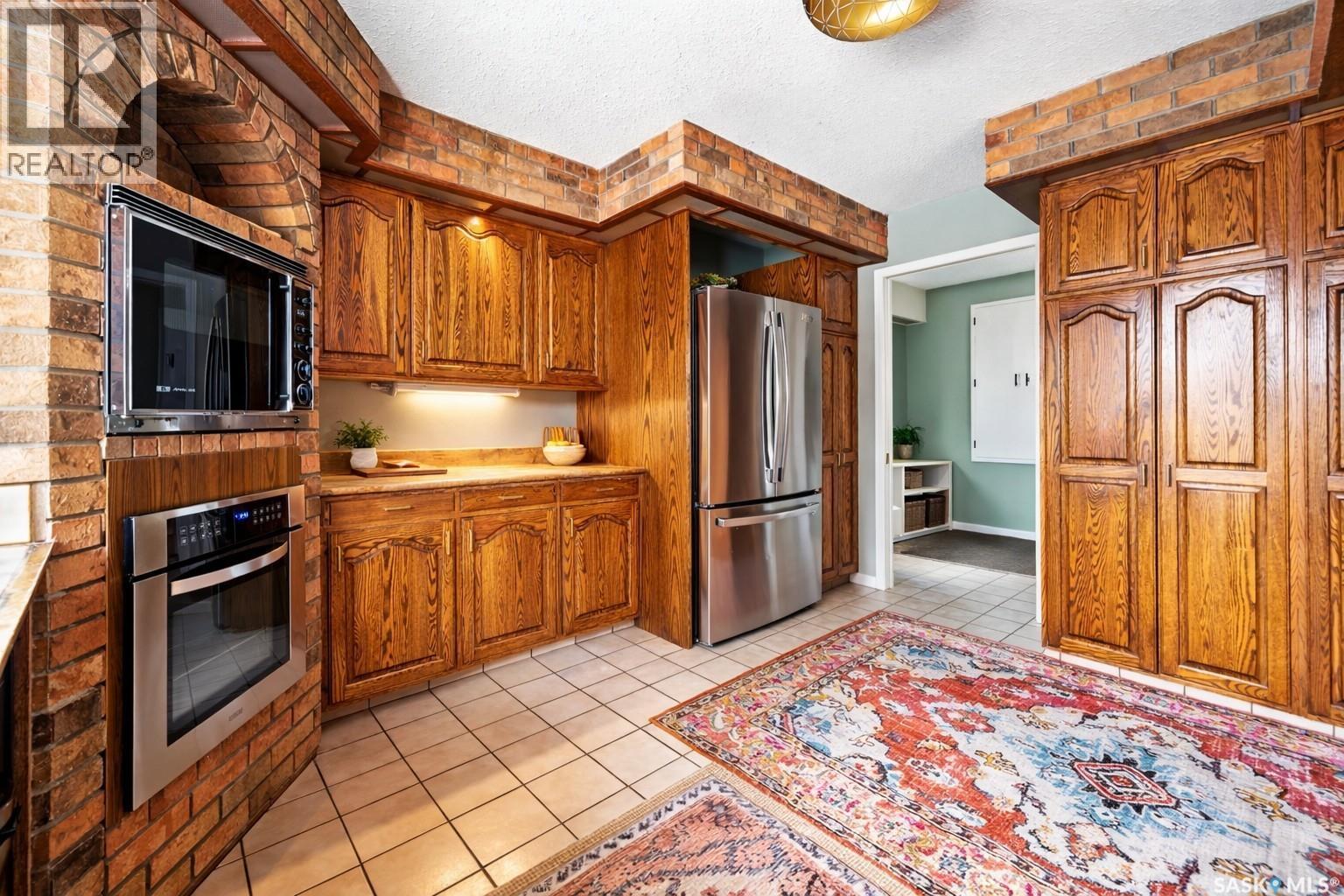 2402 Truesdale Drive, Regina, SK - Indoor Photo Showing Kitchen
