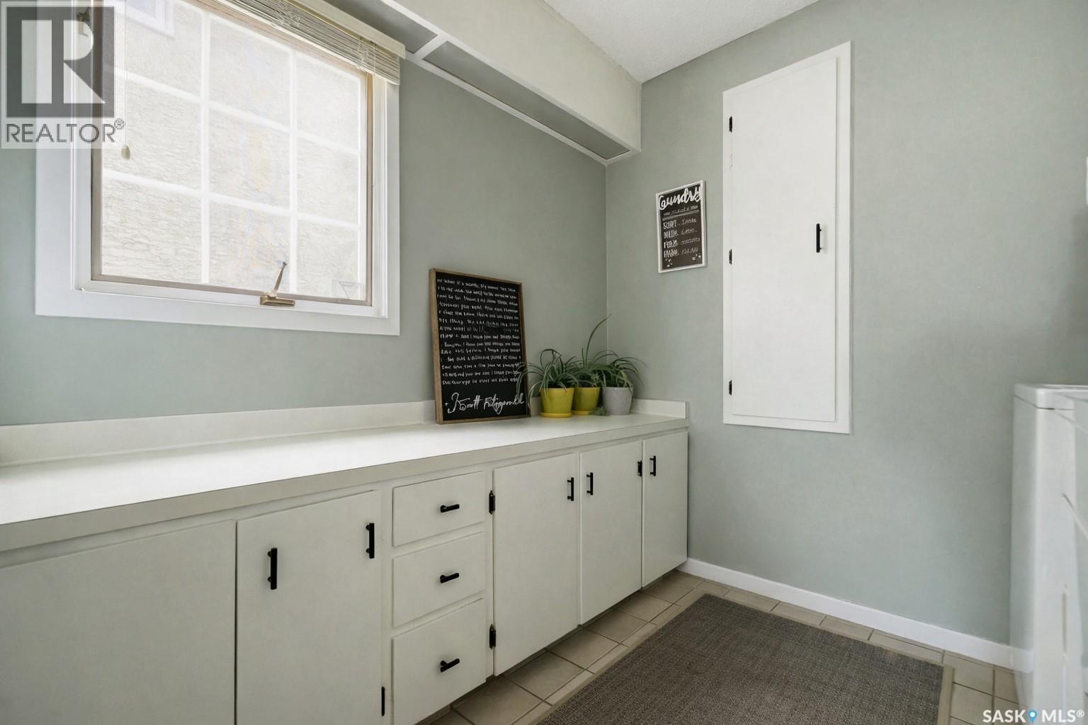 2402 Truesdale Drive, Regina, SK - Indoor