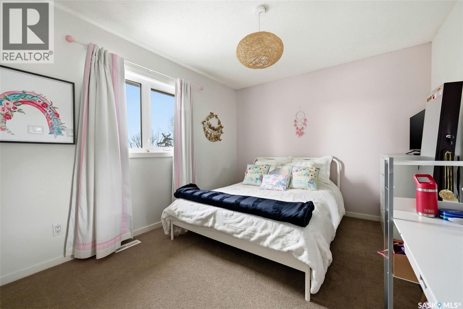 2402 Truesdale Drive, Regina, SK - Indoor Photo Showing Bedroom