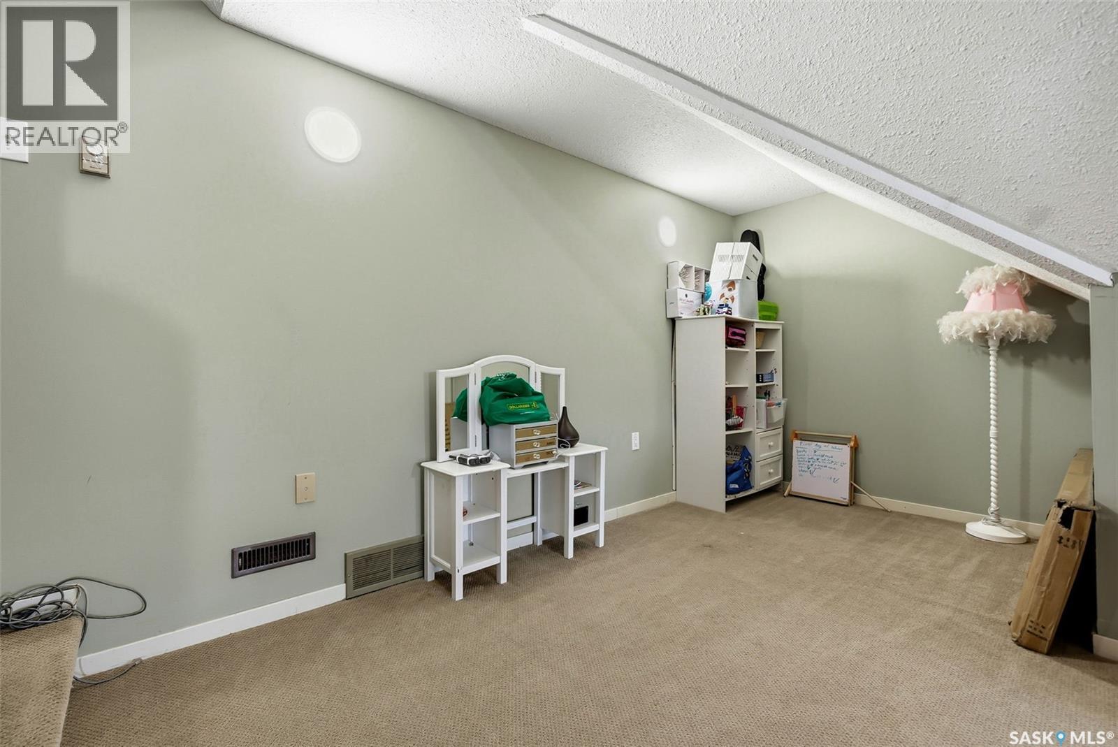 2402 Truesdale Drive, Regina, SK - Indoor