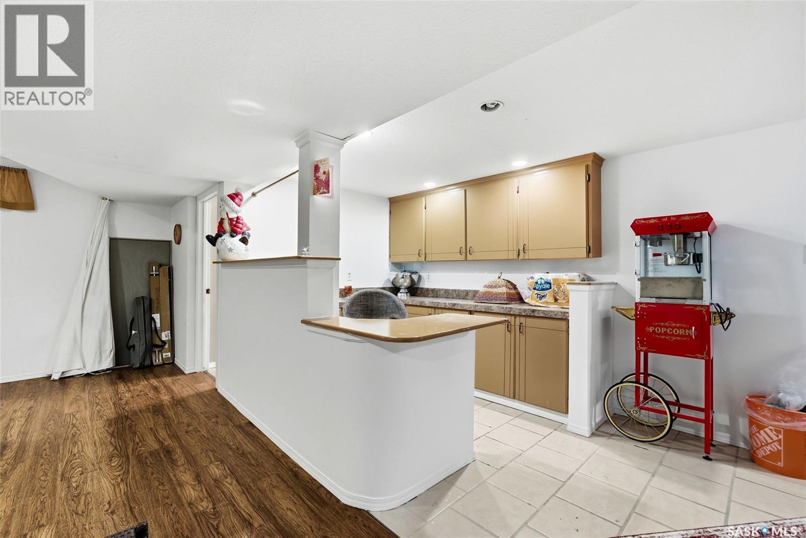 2402 Truesdale Drive, Regina, SK - Indoor Photo Showing Kitchen