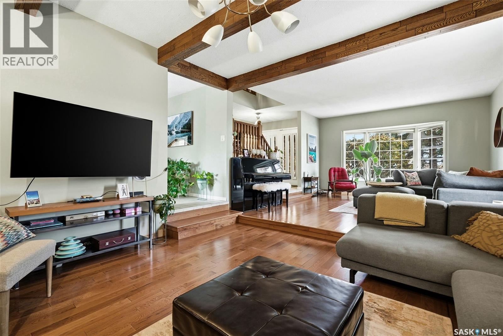2402 Truesdale Drive, Regina, SK - Indoor Photo Showing Living Room