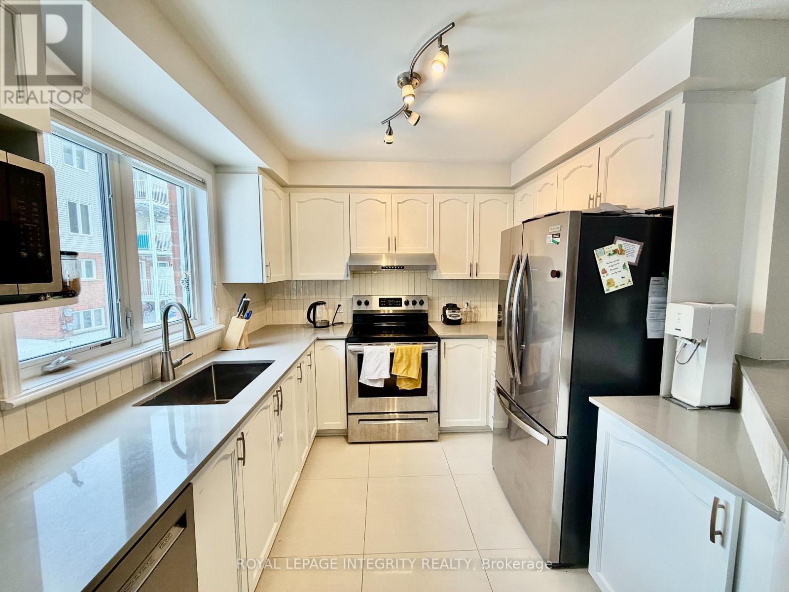 36 - 1512 Walkley Road, Ottawa, ON - Indoor Photo Showing Kitchen