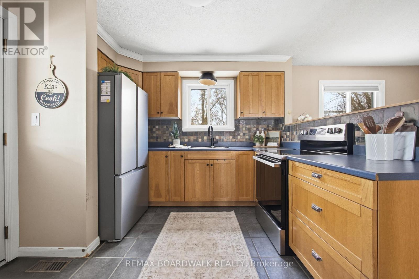 32 Provost Street, Perth, ON - Indoor Photo Showing Kitchen With Double Sink