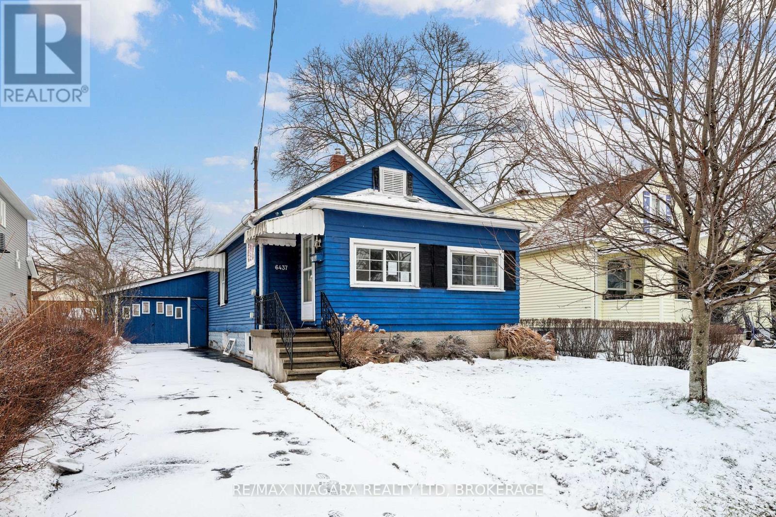 6437 Culp Street, Niagara Falls (Dorchester), ON - Outdoor With Facade