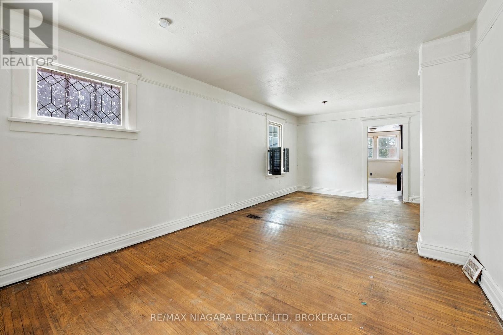 6437 Culp Street, Niagara Falls (Dorchester), ON - Indoor Photo Showing Other Room