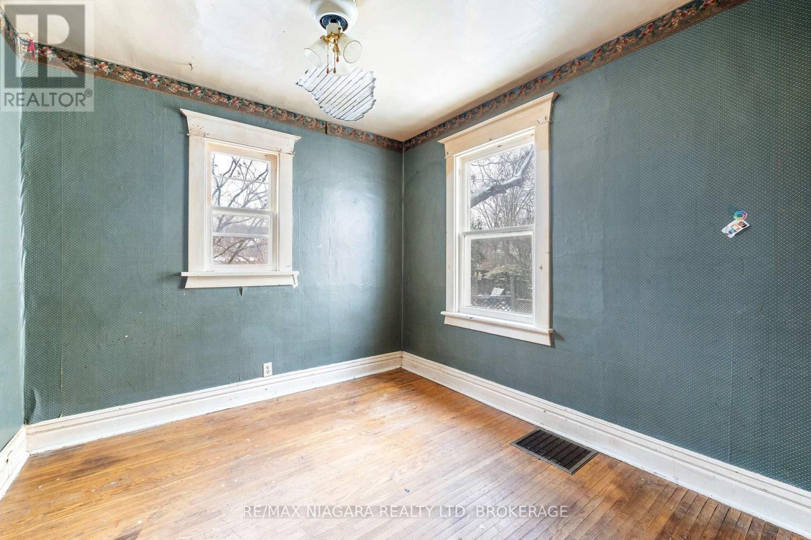 6437 Culp Street, Niagara Falls (Dorchester), ON - Indoor Photo Showing Other Room