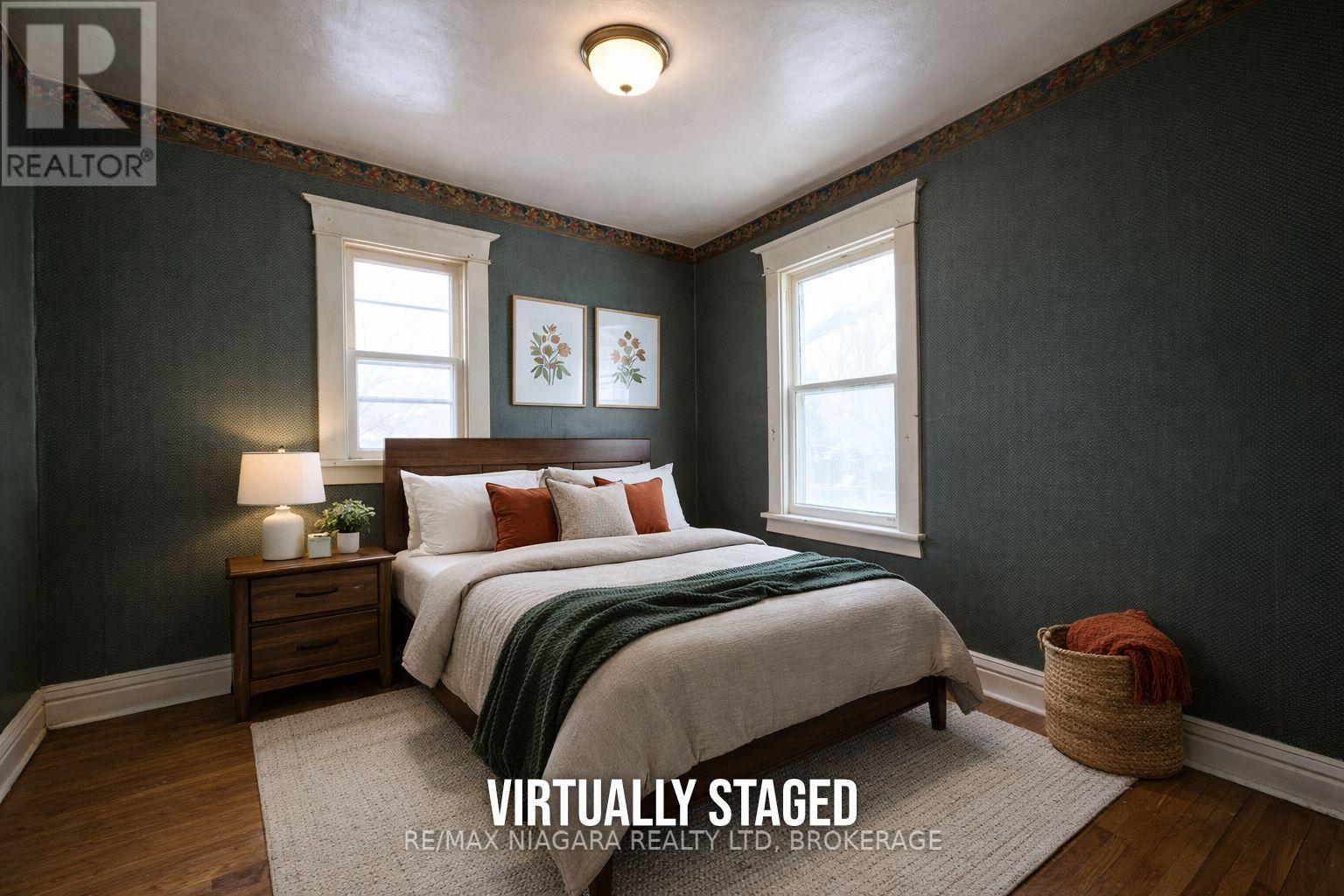 6437 Culp Street, Niagara Falls (Dorchester), ON - Indoor Photo Showing Bedroom