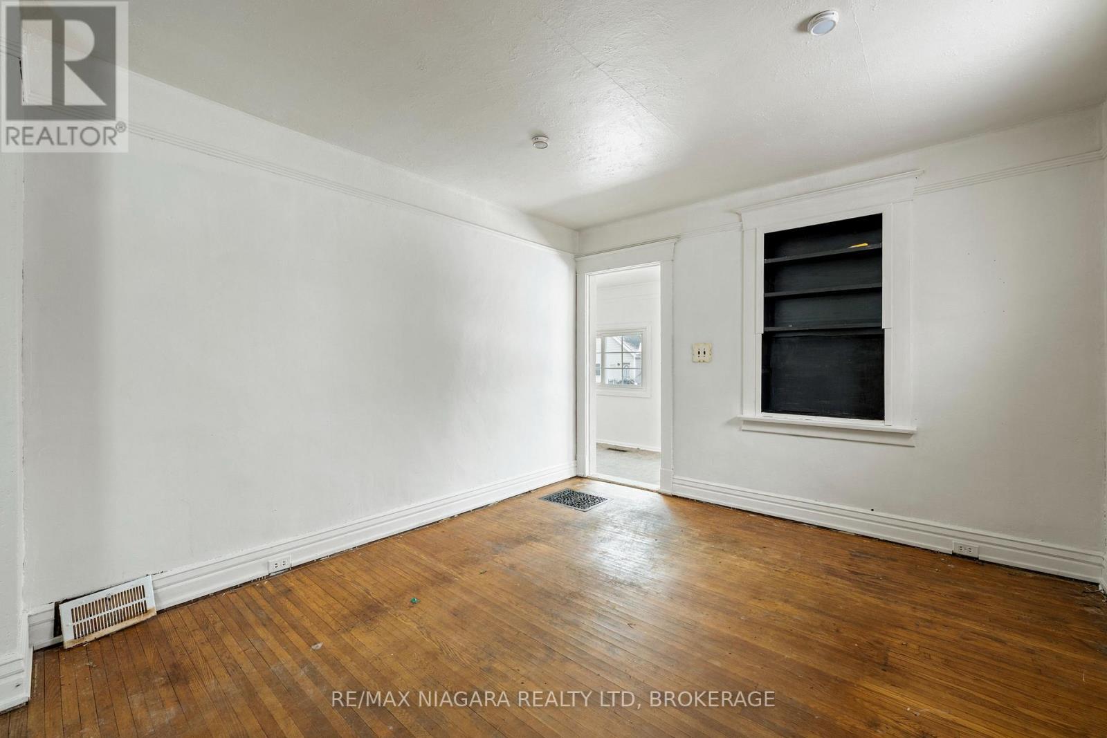 6437 Culp Street, Niagara Falls (Dorchester), ON - Indoor Photo Showing Other Room