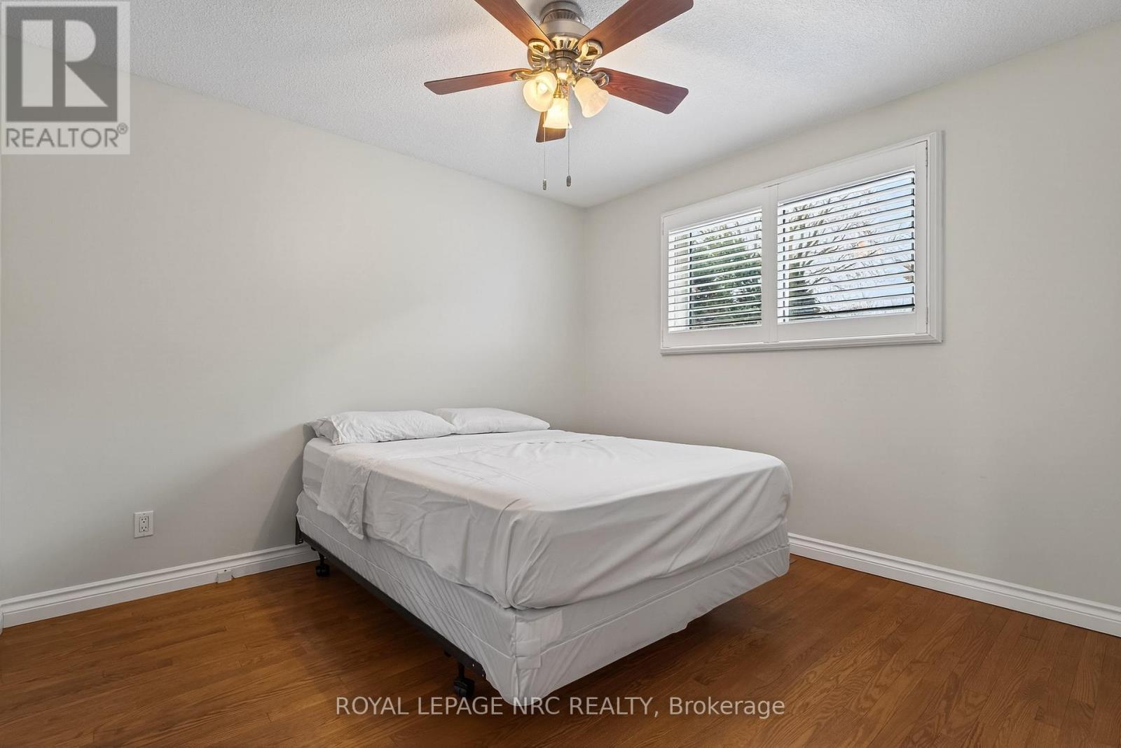 Primary with queen bed - 3292 Appleford Avenue, Niagara Falls (Casey), ON - Indoor Photo Showing Bedroom