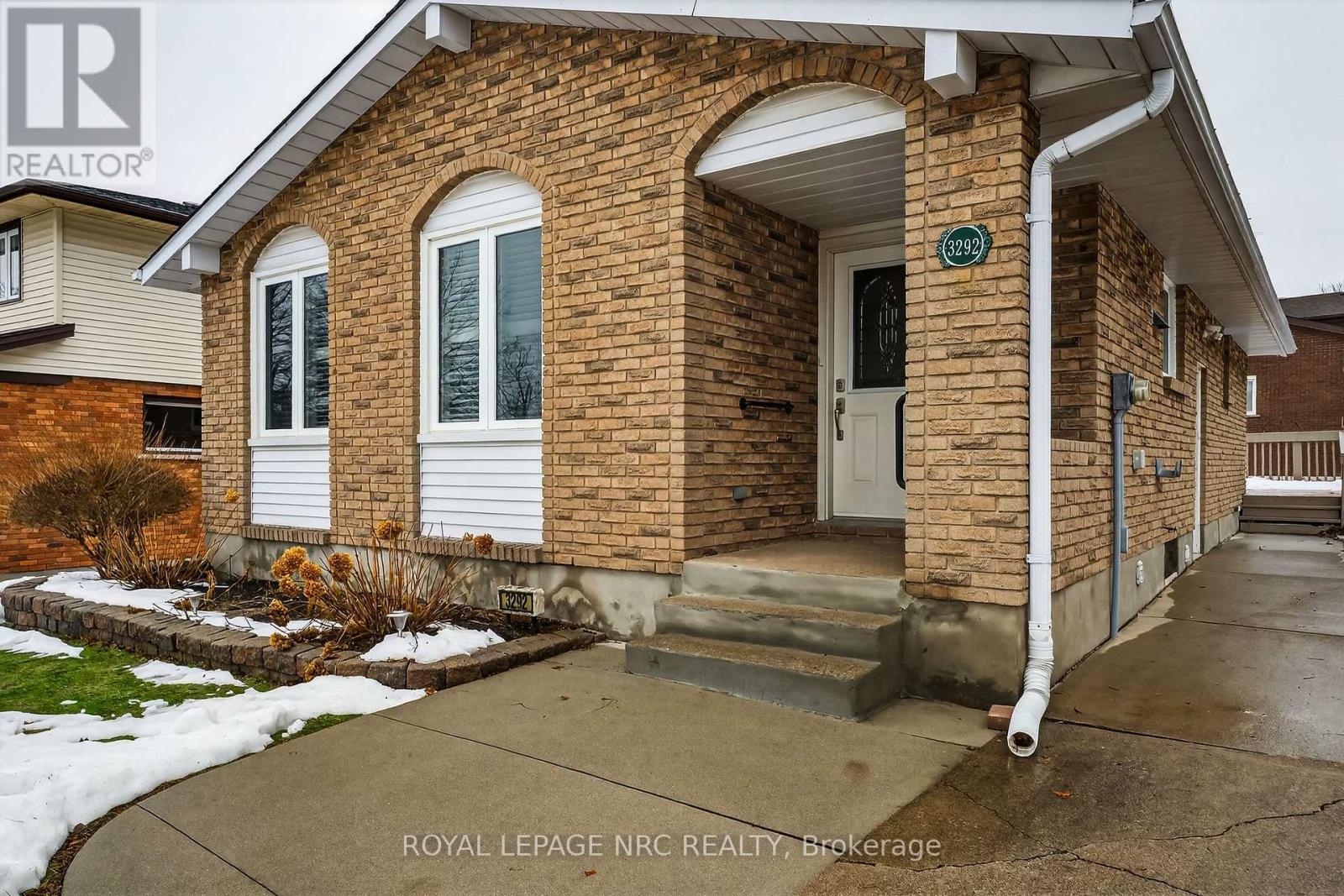 Alum.SFE and trim - 3292 Appleford Avenue, Niagara Falls (Casey), ON - Outdoor