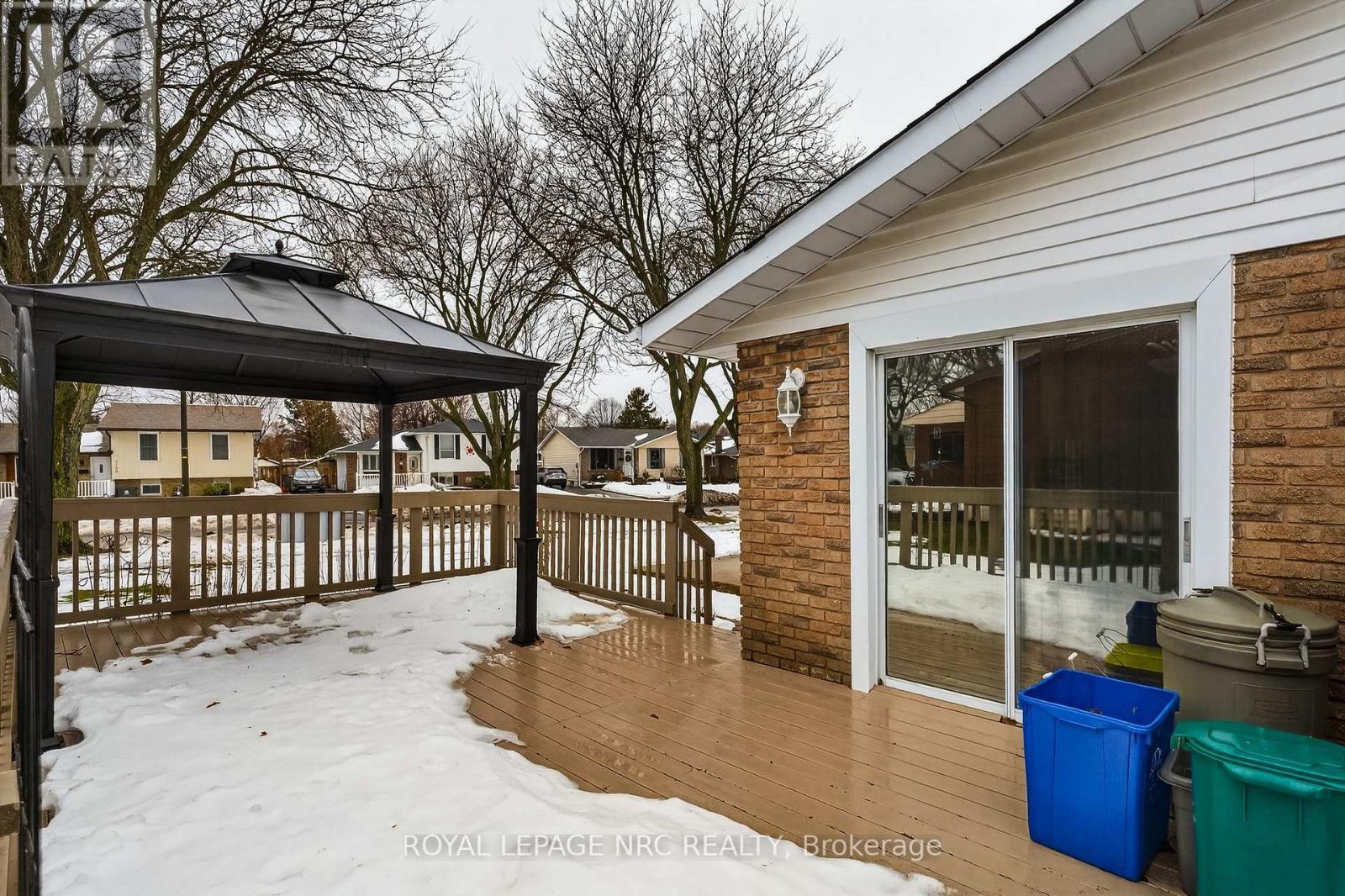 3292 Appleford Avenue, Niagara Falls (Casey), ON - Outdoor With Deck Patio Veranda With Exterior