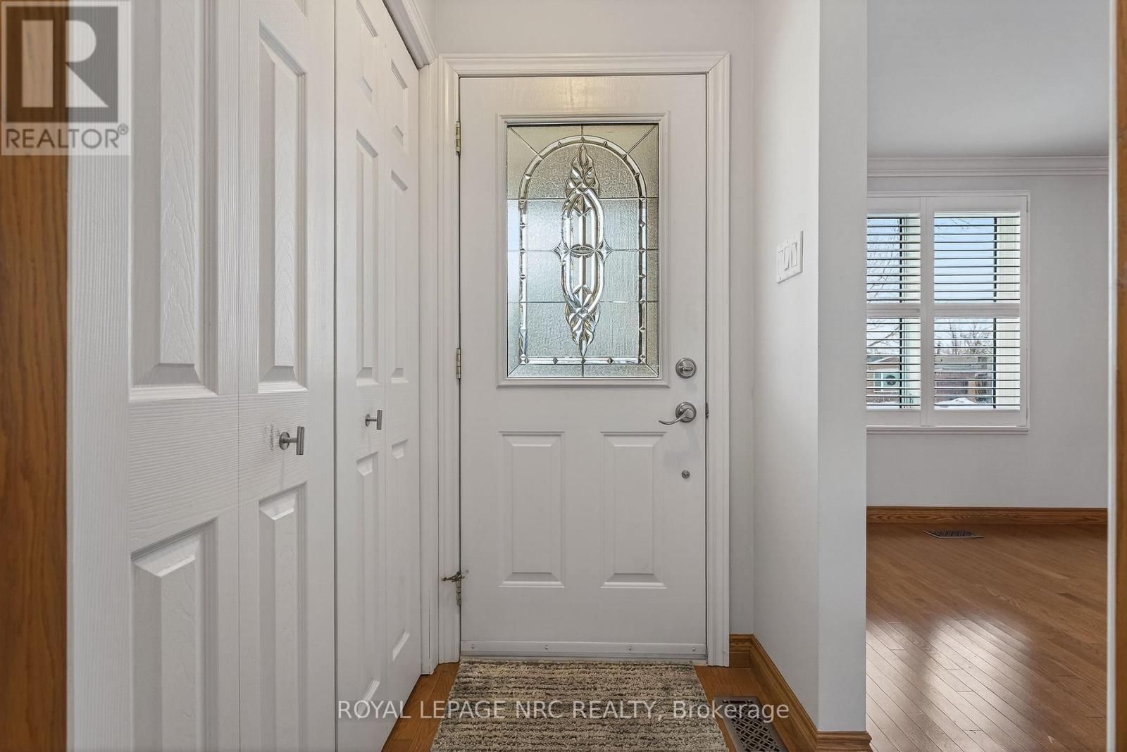 Front entry and double coat closet - 3292 Appleford Avenue, Niagara Falls (Casey), ON - Indoor Photo Showing Other Room