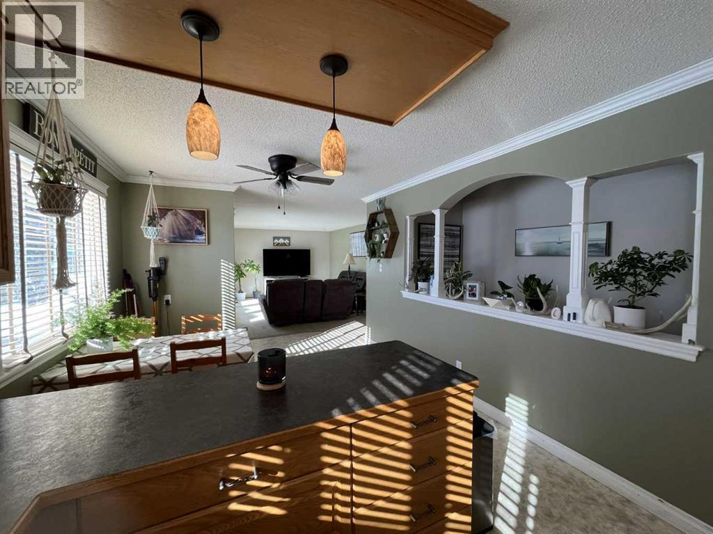 4617 51 Avenue, Taber, AB - Indoor