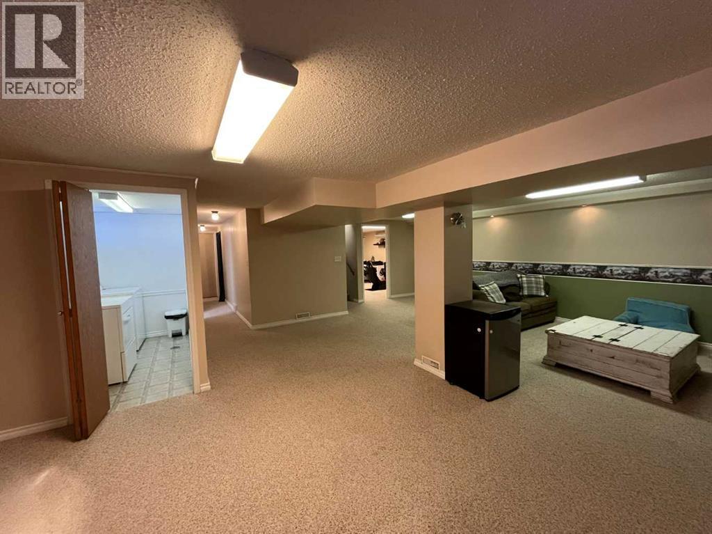 4617 51 Avenue, Taber, AB - Indoor Photo Showing Other Room