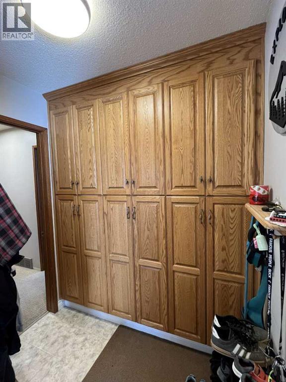 4617 51 Avenue, Taber, AB - Indoor Photo Showing Other Room