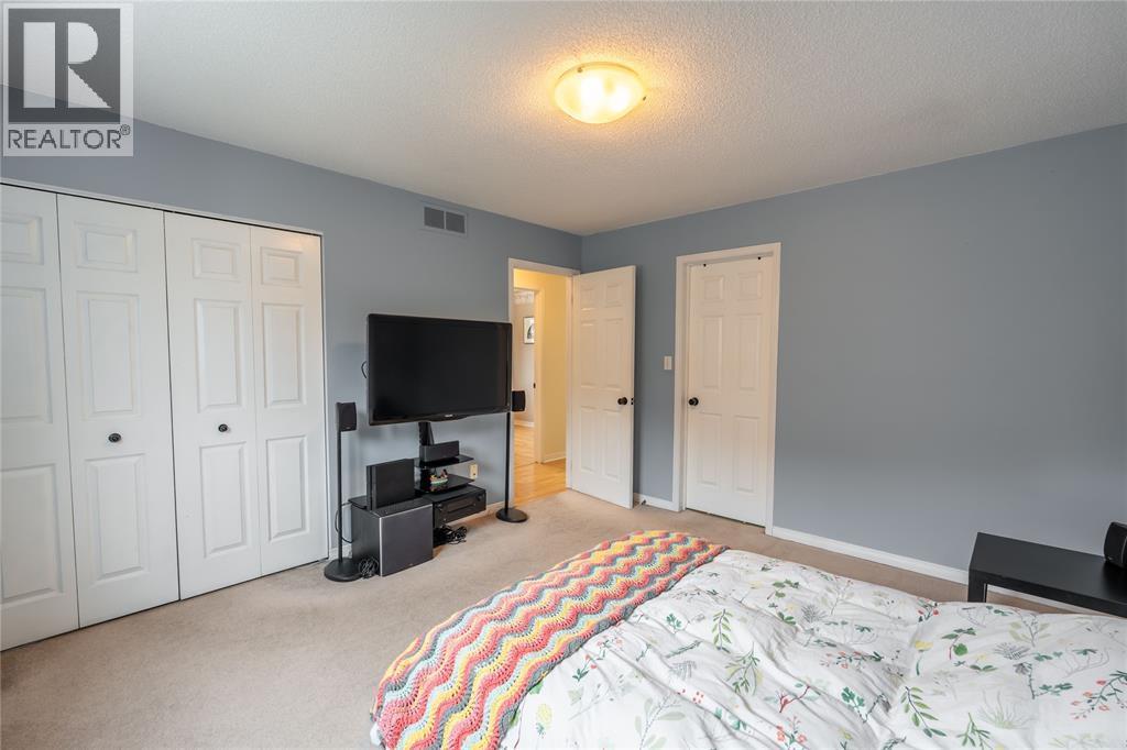 1156 Murphy Road, Sarnia, ON - Indoor Photo Showing Bedroom