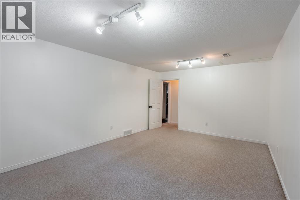 1156 Murphy Road, Sarnia, ON - Indoor Photo Showing Other Room