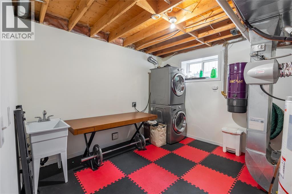 1156 Murphy Road, Sarnia, ON - Indoor