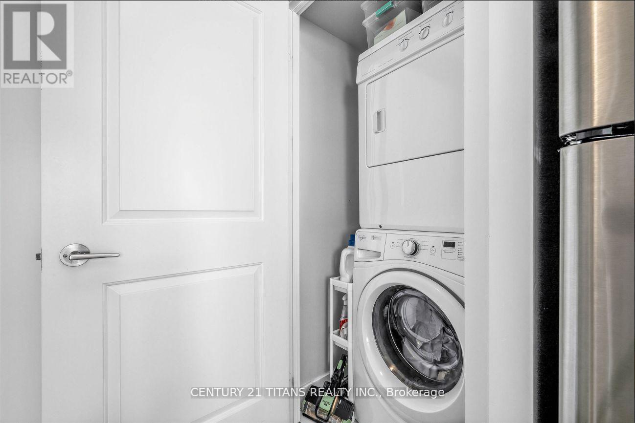 2102 - 100 Western Battery Road N, Toronto, ON - Indoor Photo Showing Laundry Room