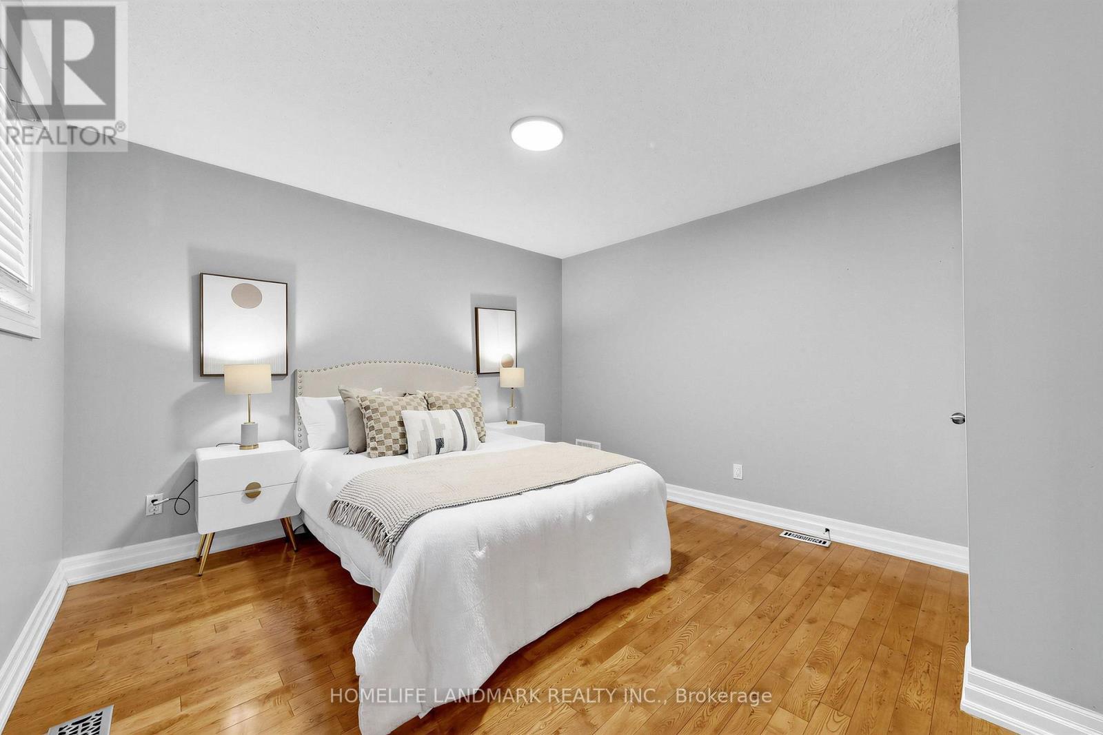 220 Jeffery Street, Whitby, ON - Indoor Photo Showing Bedroom