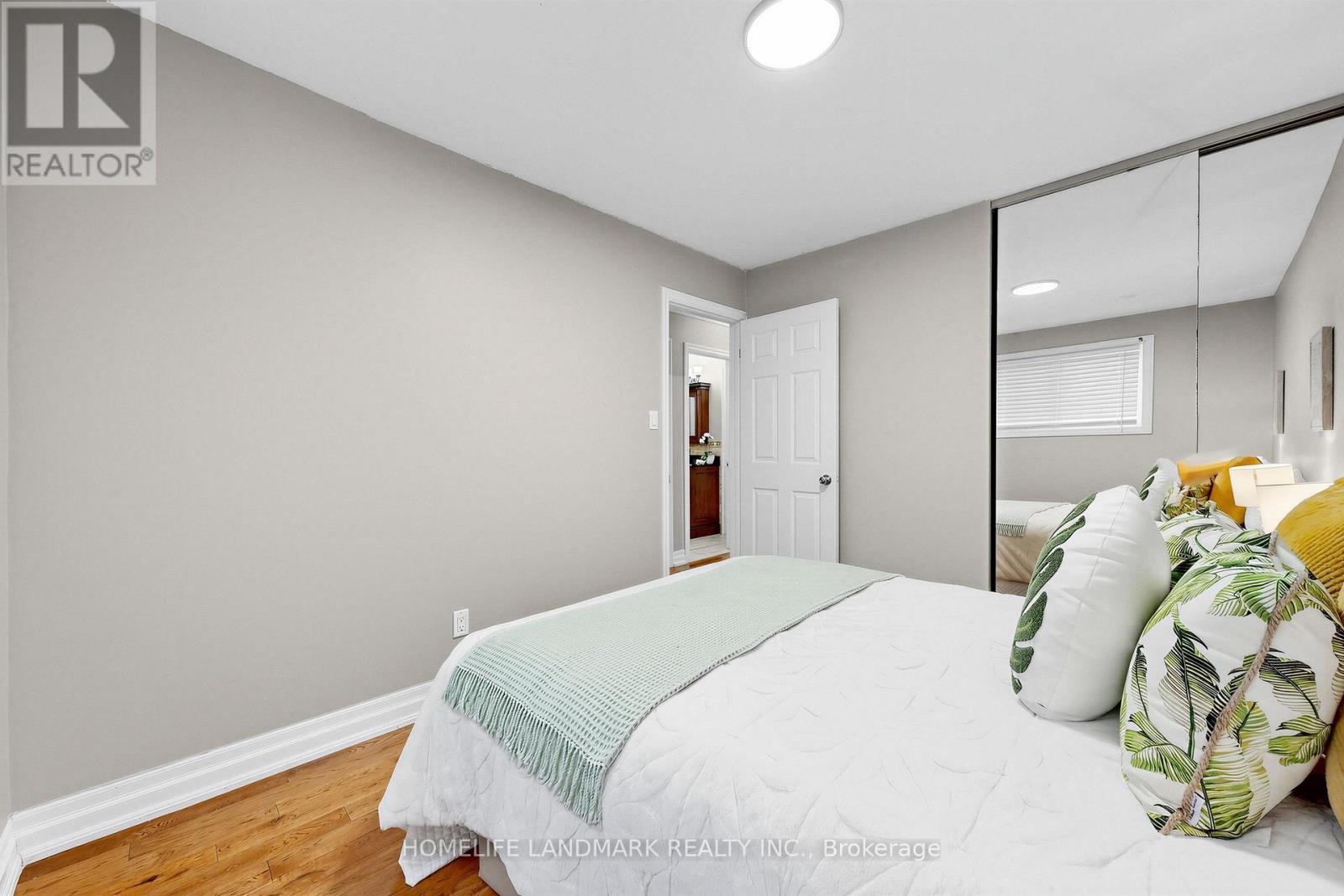 220 Jeffery Street, Whitby, ON - Indoor Photo Showing Bedroom