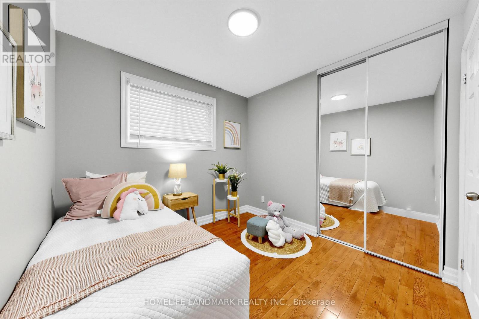 220 Jeffery Street, Whitby, ON - Indoor Photo Showing Bedroom