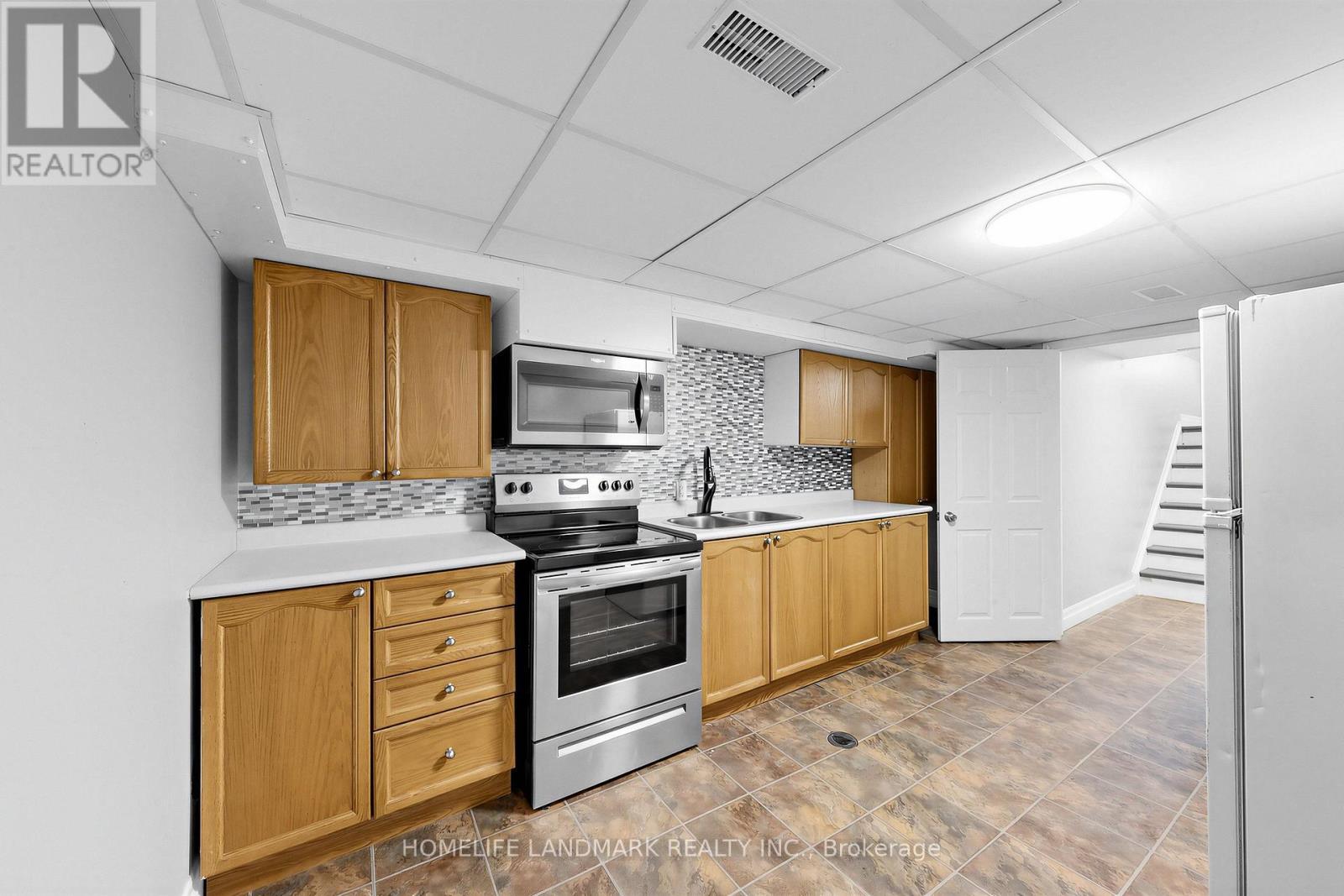 220 Jeffery Street, Whitby, ON - Indoor Photo Showing Kitchen With Double Sink