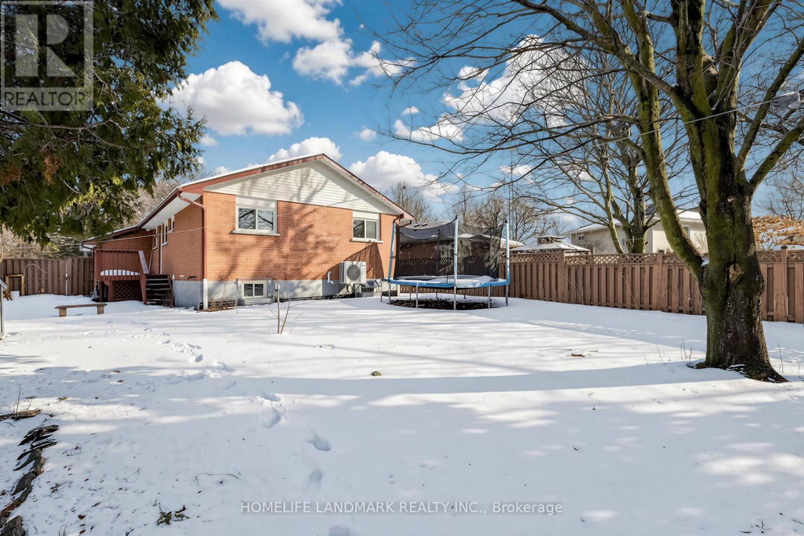 220 Jeffery Street, Whitby, ON - Outdoor