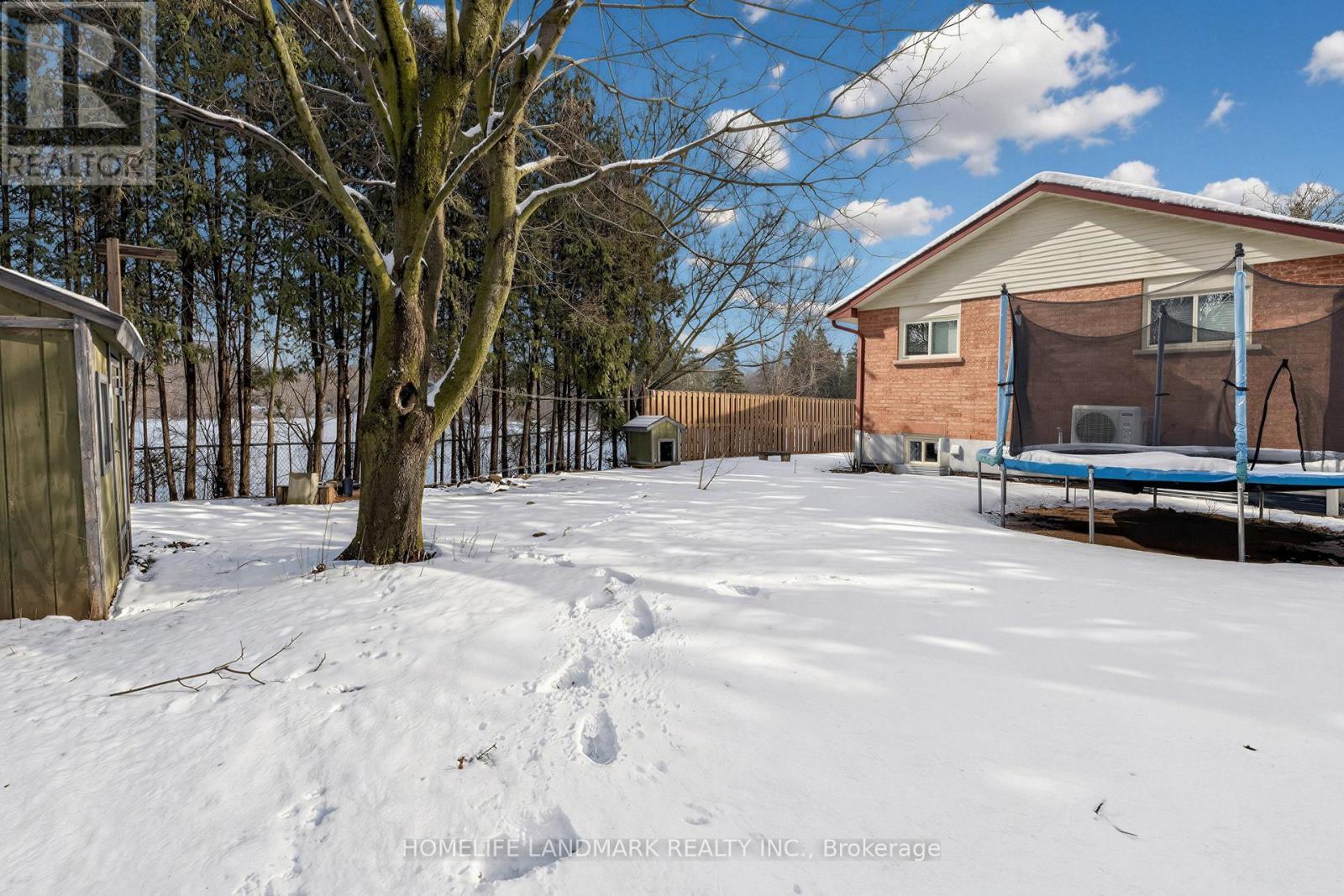 220 Jeffery Street, Whitby, ON - Outdoor